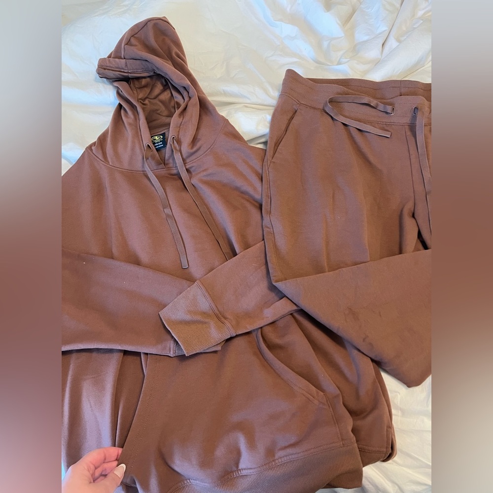 Women’s matching sweatsuit